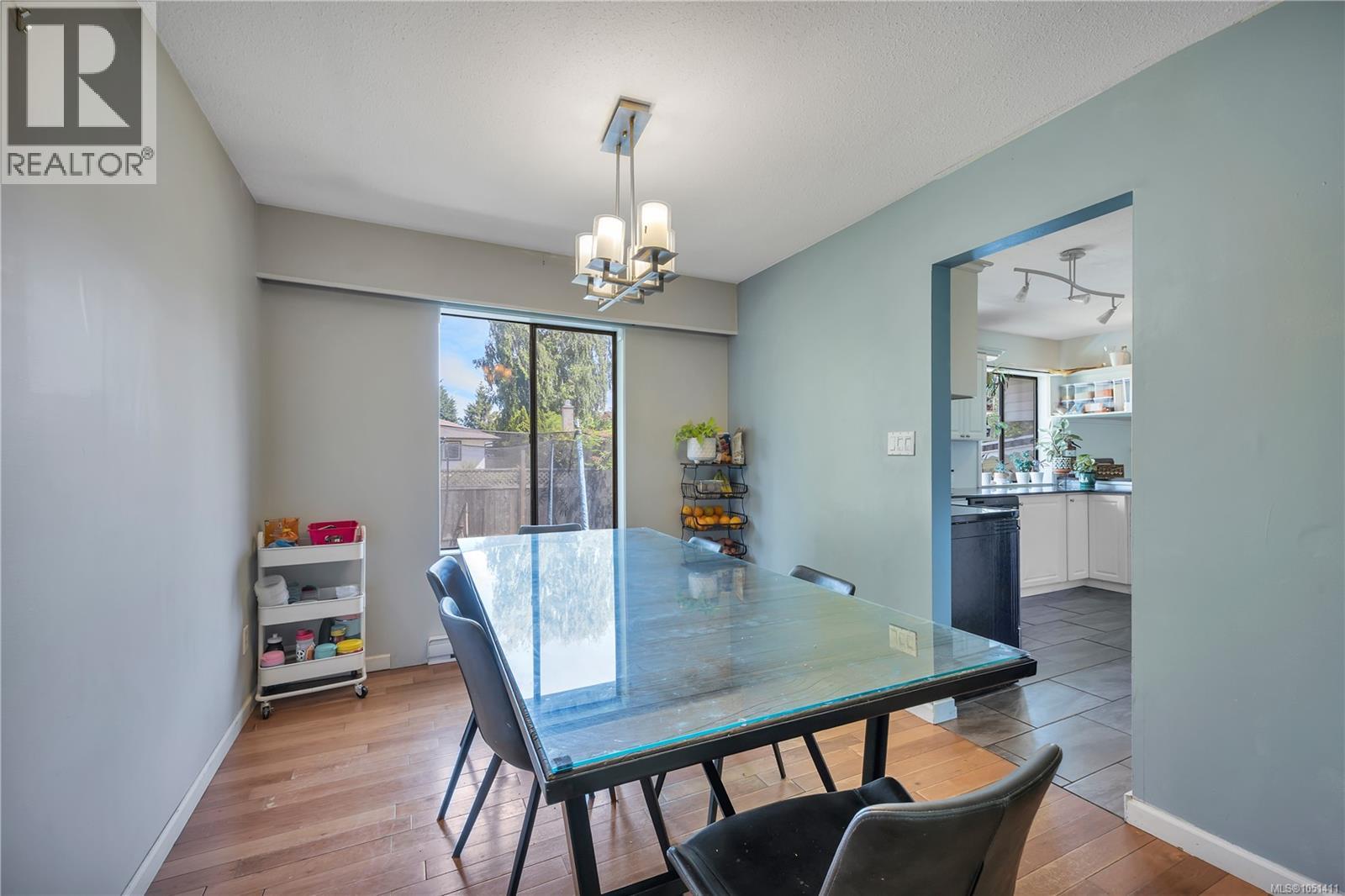 1591 Sharon Pl