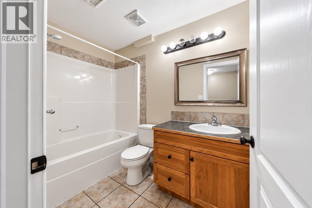 80 Irving Crescent, Red Deer, Alberta  T4R 3S2 - Photo 32 - A2351310