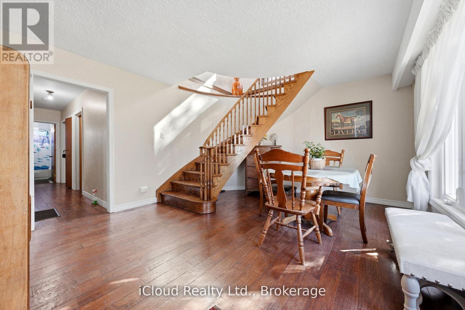 29 Langstone Crescent, Halton Hills, Ontario  L7G 4N2 - Photo 6 - W13878246