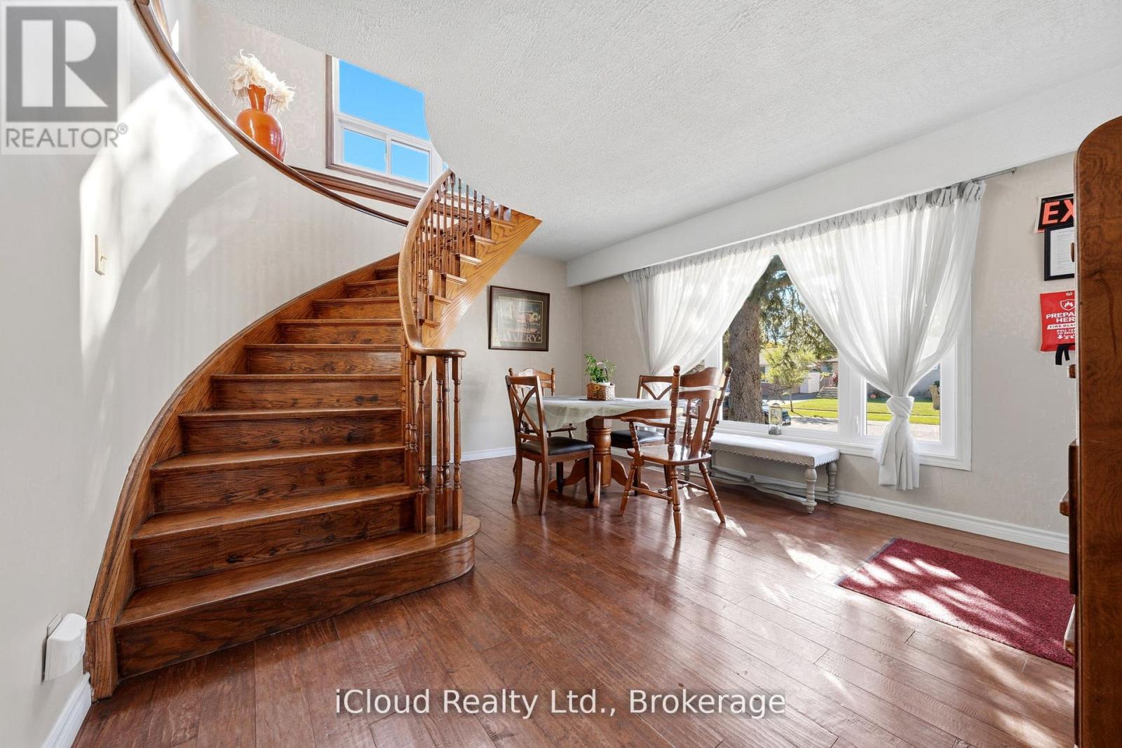 29 Langstone Crescent, Halton Hills, Ontario  L7G 4N2 - Photo 7 - W13878246
