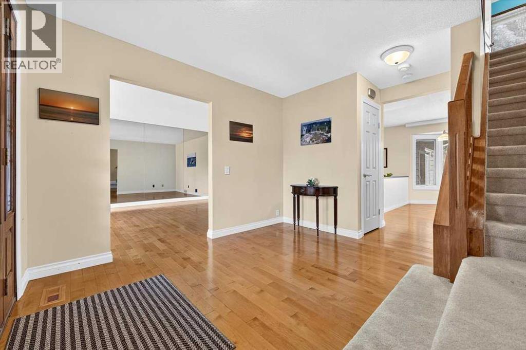 316 Parkland Way SE
