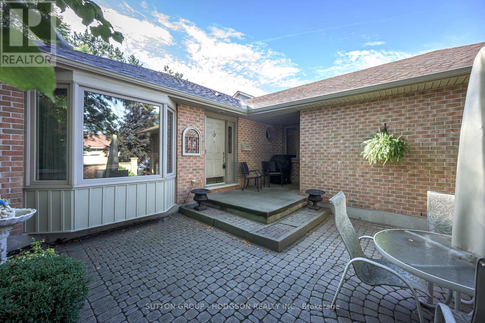 17 - 5 CADEAU TERRACE London South (South B) Ontario Canada N6K4H1 3