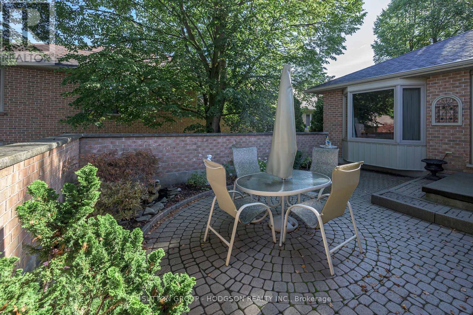 17 - 5 CADEAU TERRACE London South (South B) Ontario Canada N6K4H1 5