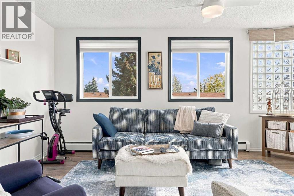 220, 2022 Canyon Meadows Drive Se, Calgary, Alberta  T2J 7H1 - Photo 7 - A2349314