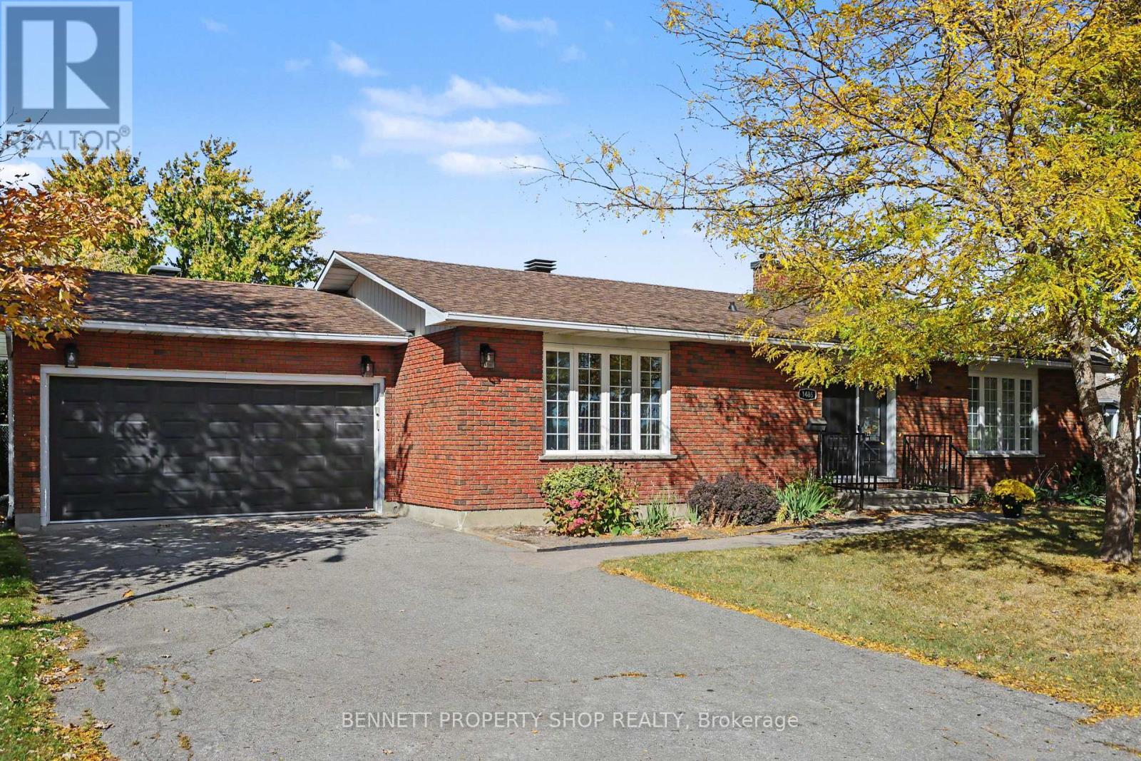 1486 Ridgebrook Drive, Ottawa, Ontario  K1B 4H1 - Photo 2 - X13878608