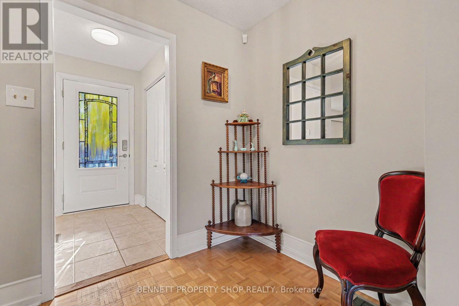 1486 Ridgebrook Drive, Ottawa, Ontario  K1B 4H1 - Photo 3 - X13878608