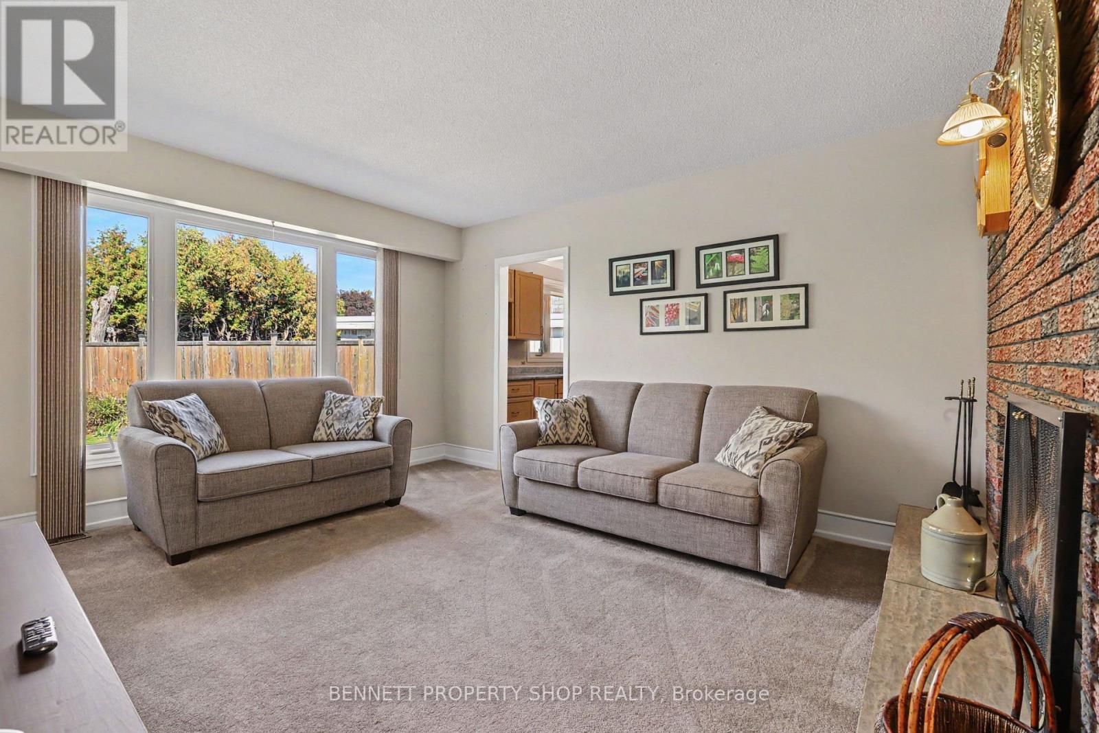 1486 Ridgebrook Drive, Ottawa, Ontario  K1B 4H1 - Photo 8 - X13878608