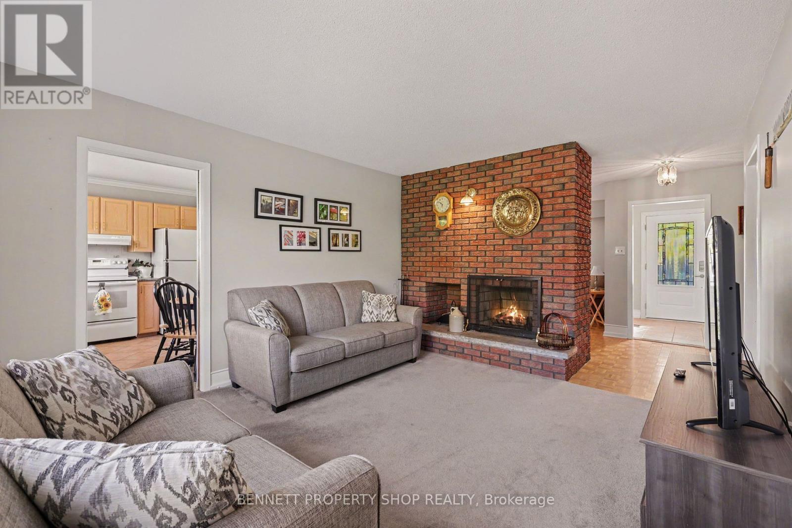 1486 Ridgebrook Drive, Ottawa, Ontario  K1B 4H1 - Photo 9 - X13878608
