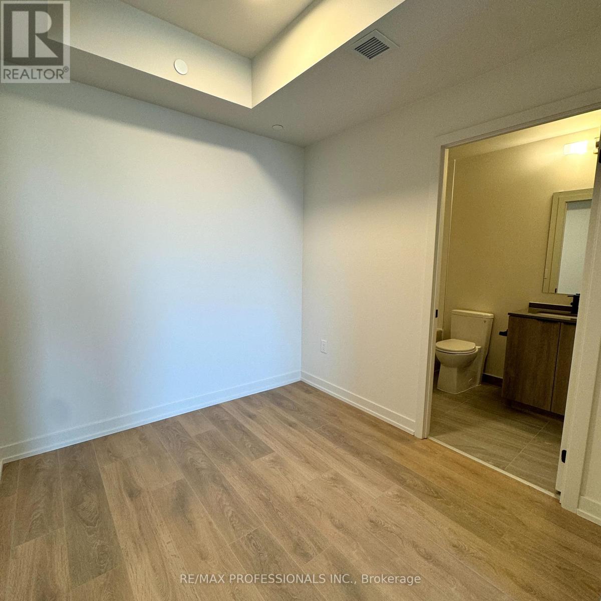 901 - 181 Sterling Road, Toronto (Dufferin Grove), Ontario  M6R 2B2 - Photo 5 - C13878528