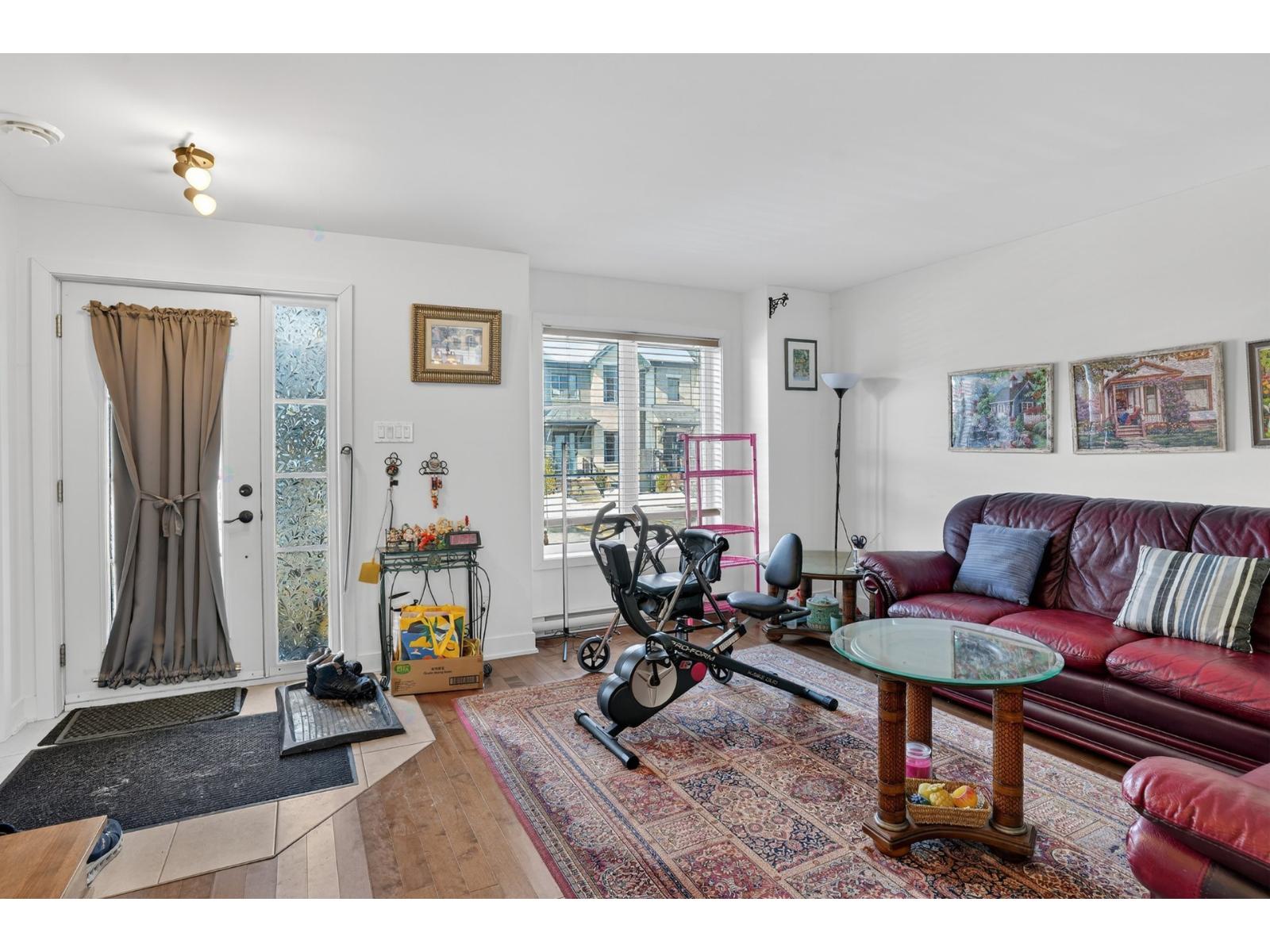 402 Rue Édouard-Laberge Mercier Quebec Canada J6R0G7 2