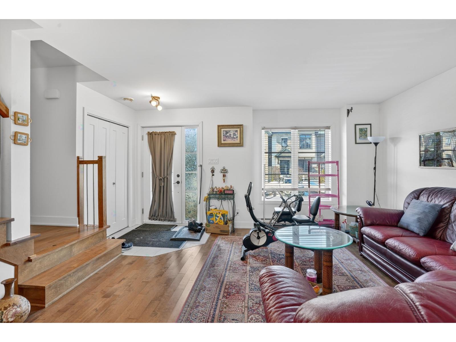 402 Rue Édouard-Laberge Mercier Quebec Canada J6R0G7 3