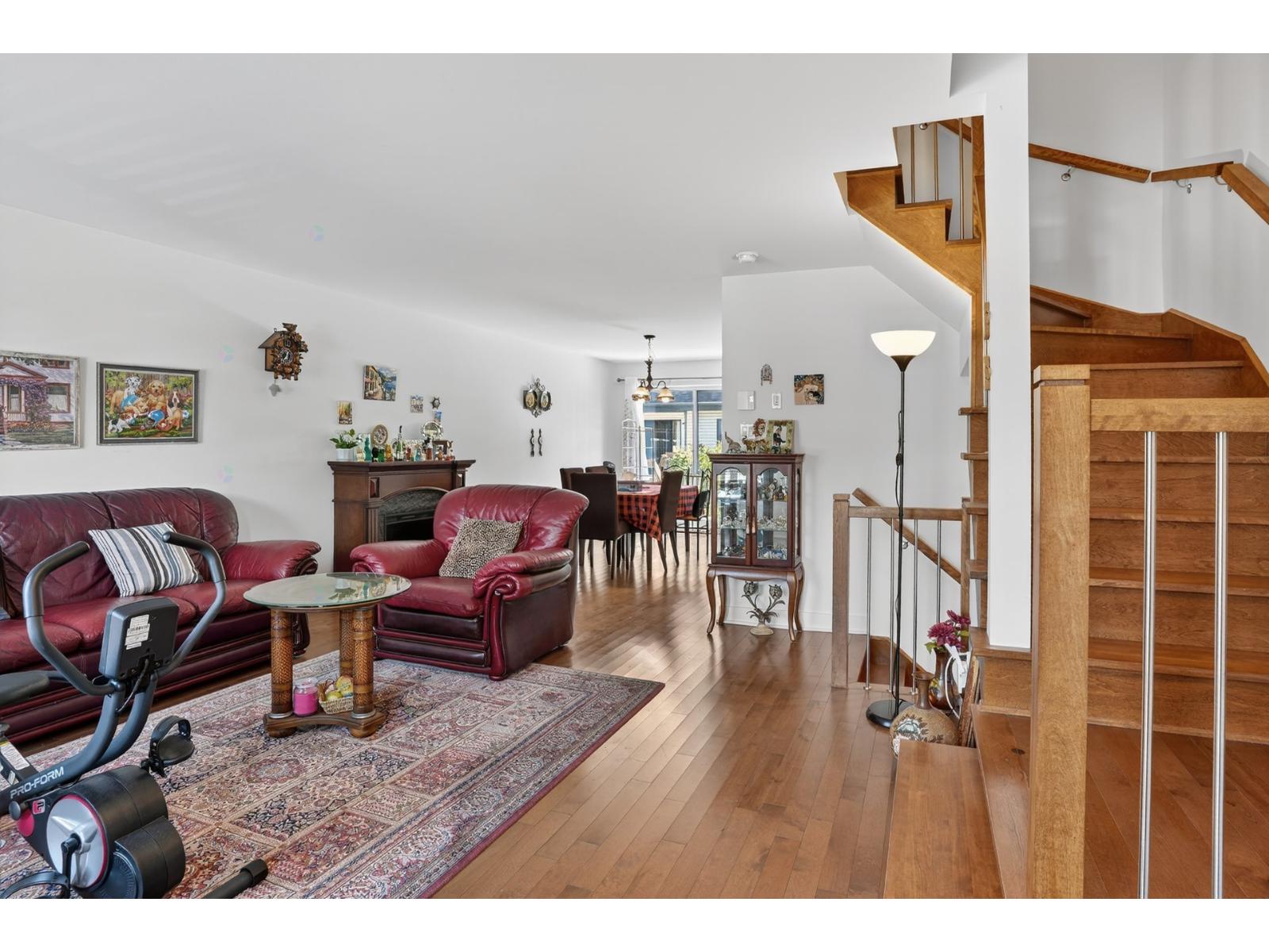 402 Rue Édouard-Laberge Mercier Quebec Canada J6R0G7 4