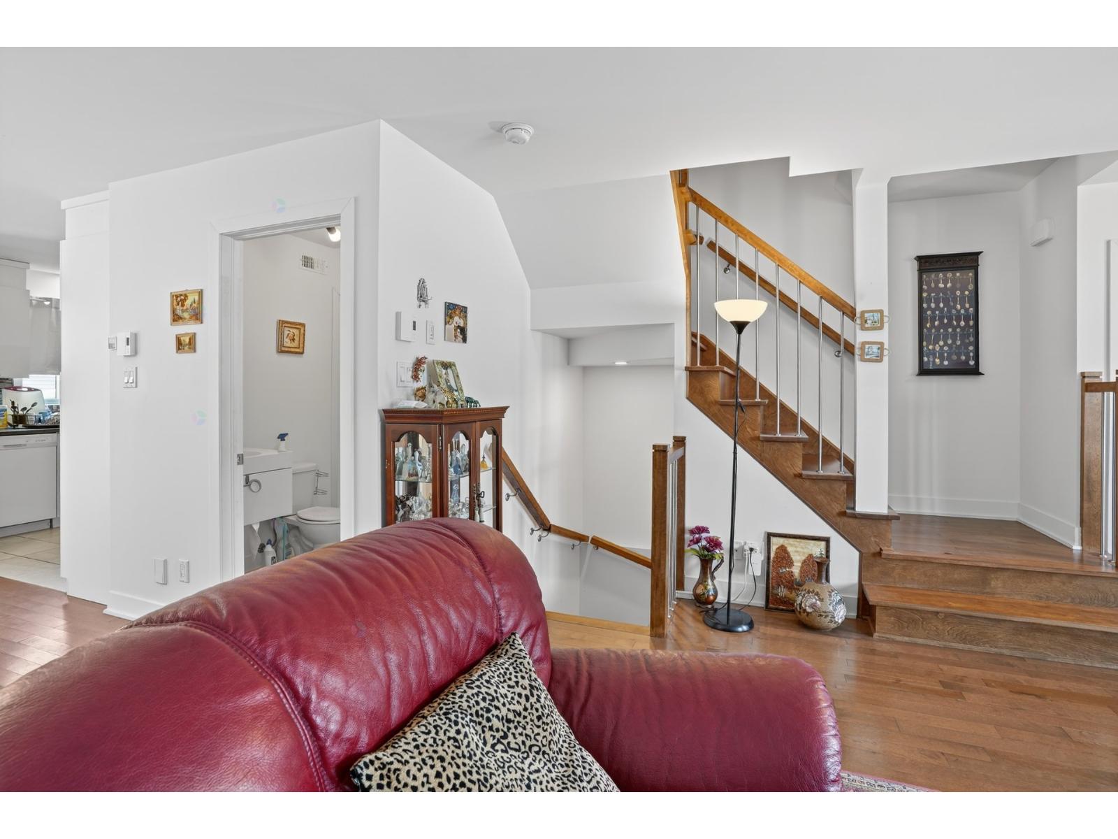 402 Rue Édouard-Laberge Mercier Quebec Canada J6R0G7 5