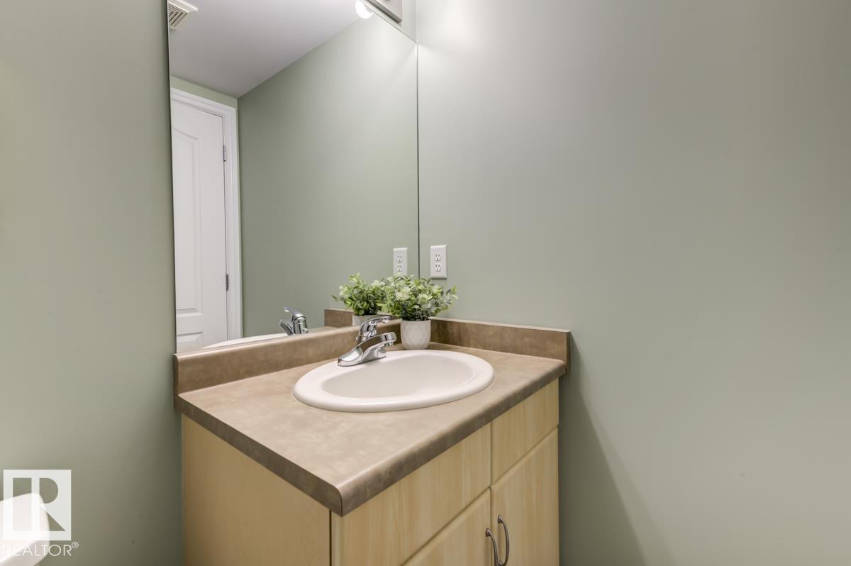 #214 905 BLACKLOCK WY SW
