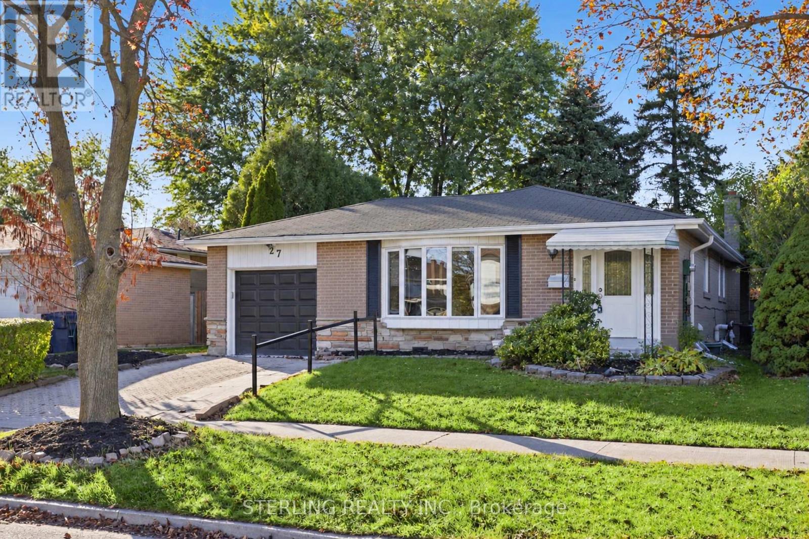 27 Oakmeadow Boulevard, Toronto, Ontario  M1E 4G3 - Photo 2 - E13878558