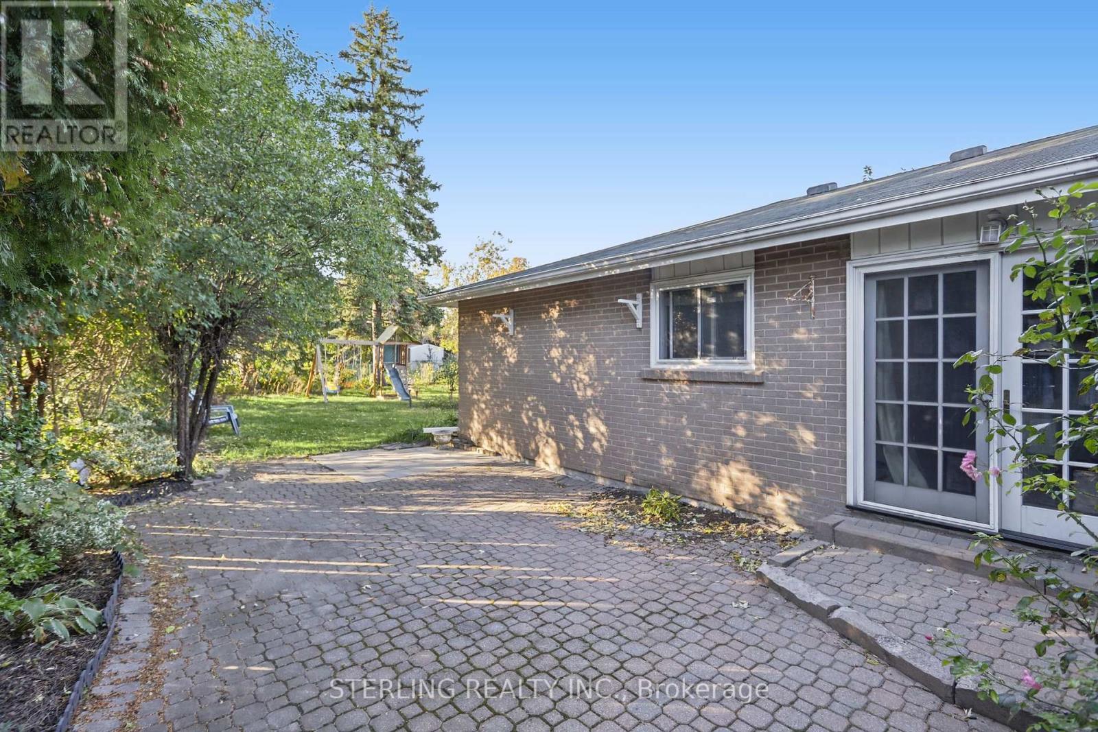 27 Oakmeadow Boulevard, Toronto, Ontario  M1E 4G3 - Photo 37 - E13878558
