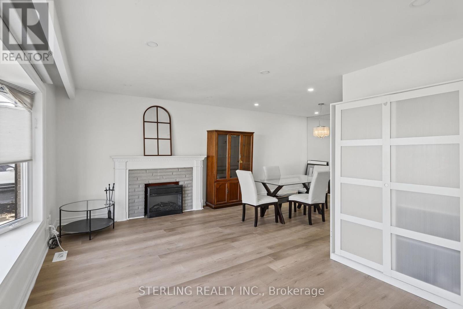 27 Oakmeadow Boulevard, Toronto, Ontario  M1E 4G3 - Photo 4 - E13878558