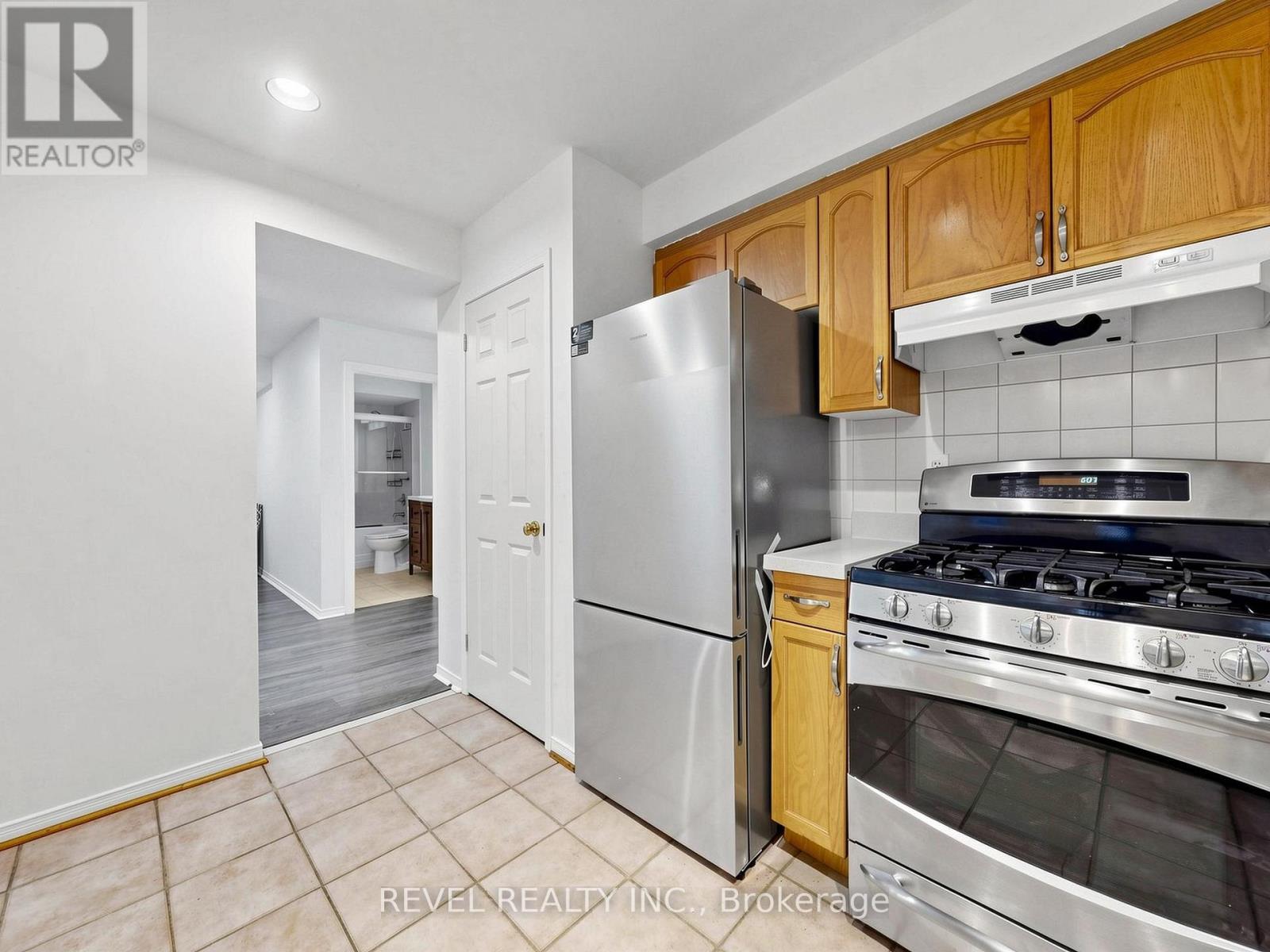Lower - 831 Regal Crescent, Pickering, Ontario L1X 2P8 - Photo 14 - E13878638