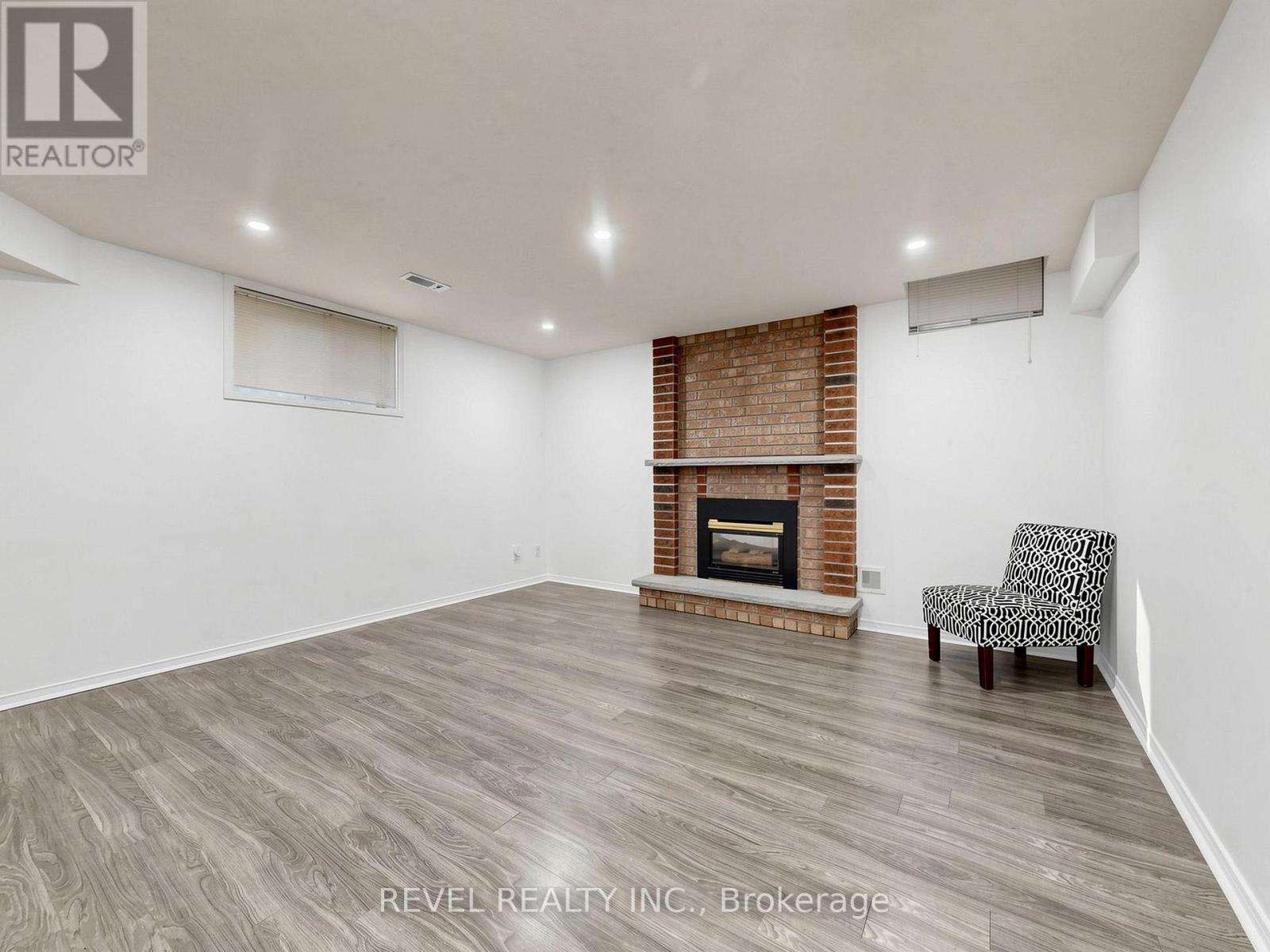Lower - 831 Regal Crescent, Pickering, Ontario L1X 2P8 - Photo 18 - E13878638