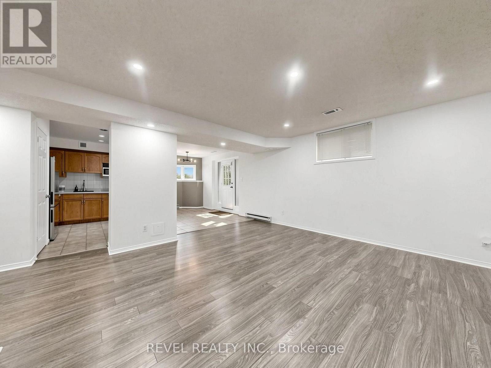 Lower - 831 Regal Crescent, Pickering, Ontario L1X 2P8 - Photo 19 - E13878638