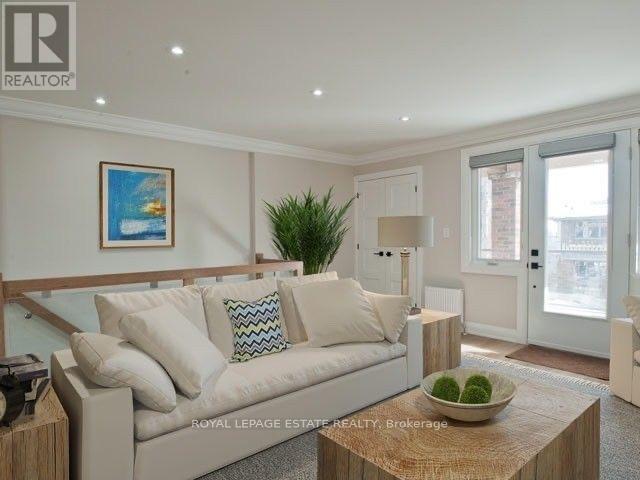 Upper - 22 Wineva Avenue, Toronto, Ontario  M4E 2S9 - Photo 4 - E13878716