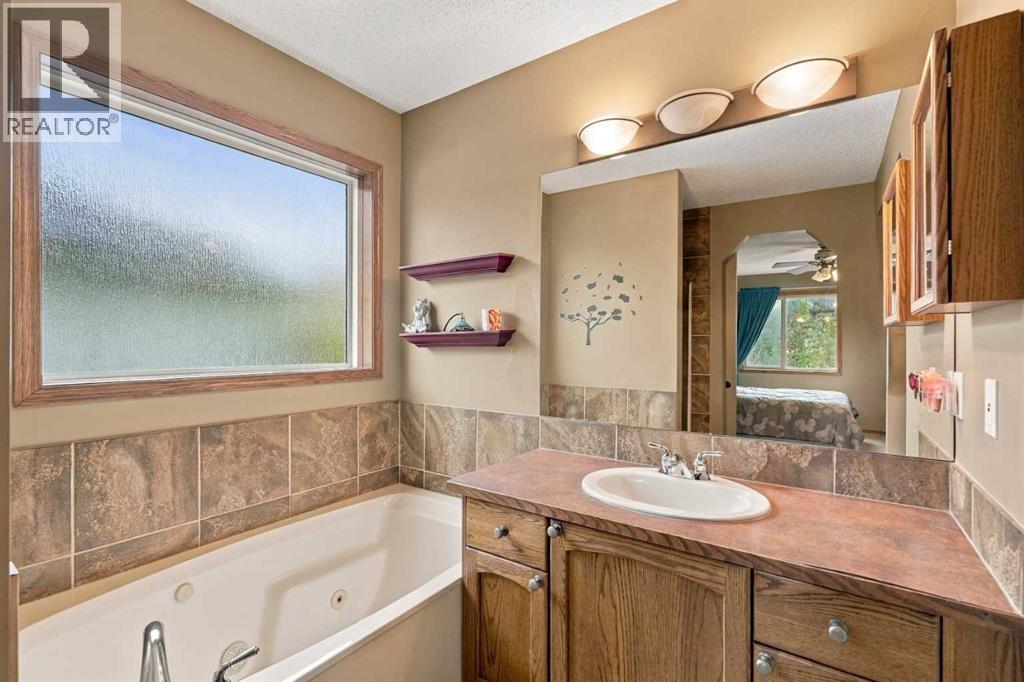 27 Chapman Close Se, Calgary, Alberta  T2X 3S8 - Photo 22 - A2349578