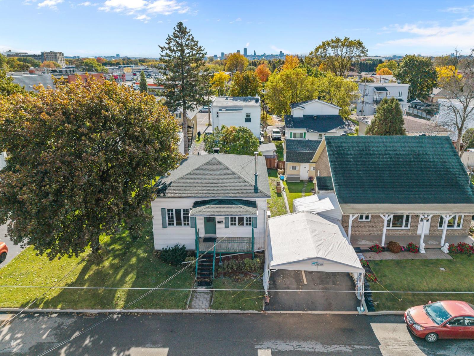170 49e Rue O. Québec (Charlesbourg) Quebec Canada G1H5E2 4