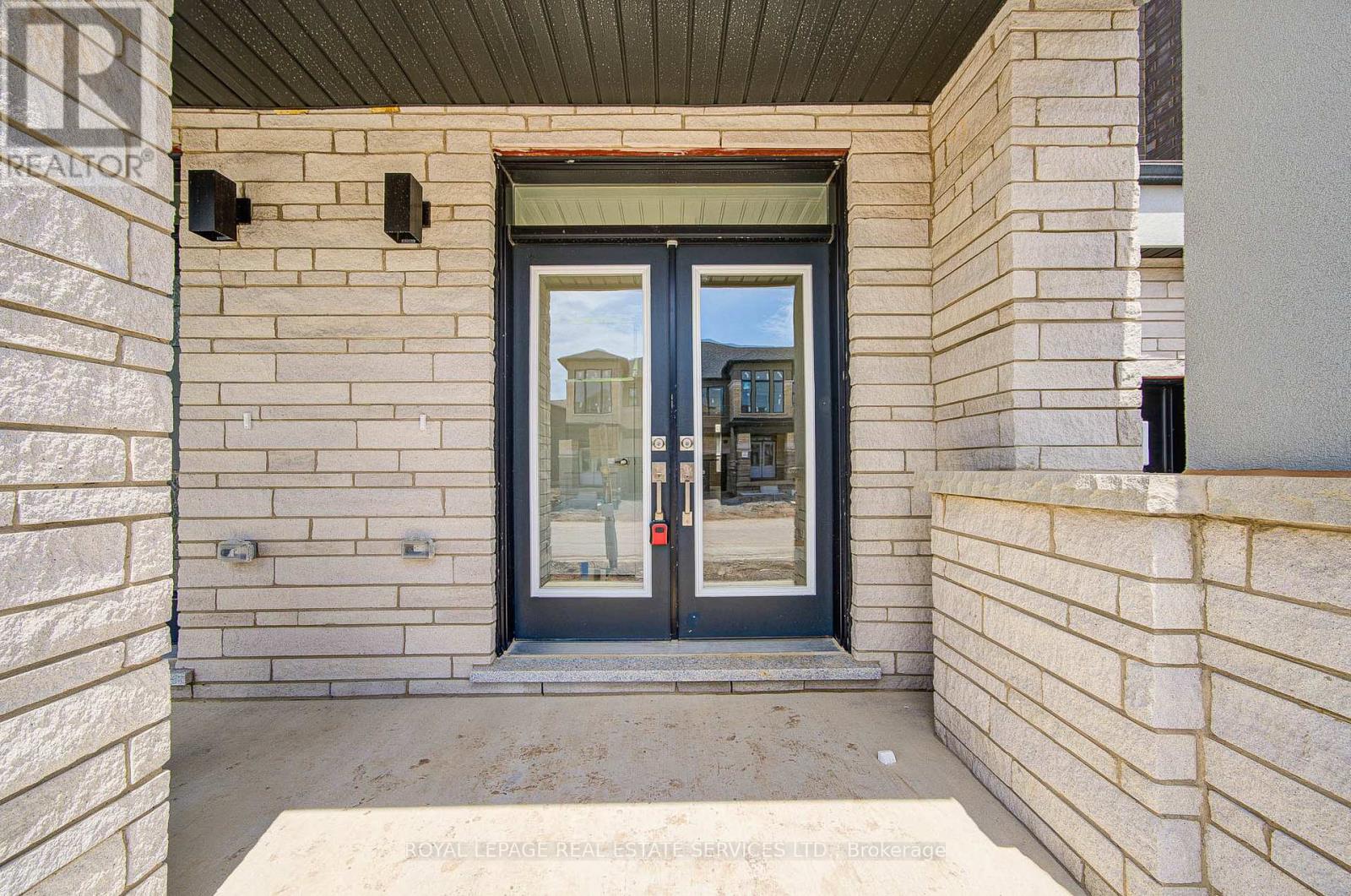 1182 Dartmouth Crescent, Oakville, Ontario  L6H 8C3 - Photo 2 - W13877348