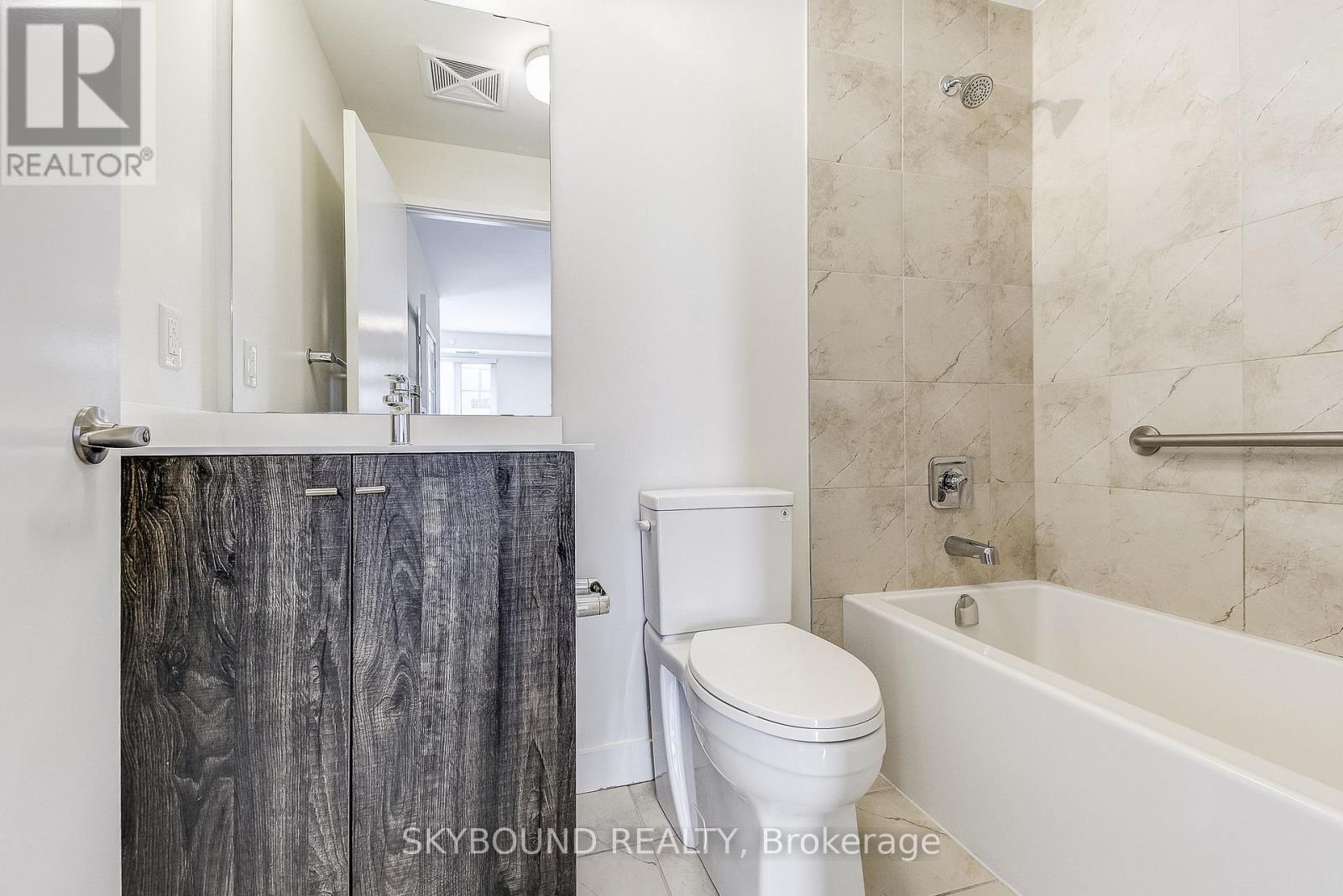 312 - 210 Sabina Drive, Oakville, Ontario  L6H 0W6 - Photo 12 - W13878522