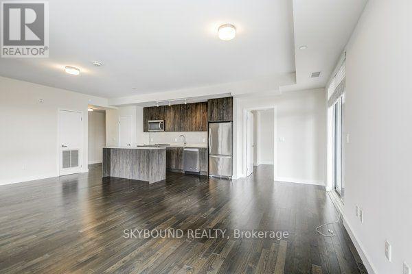 312 - 210 Sabina Drive, Oakville, Ontario  L6H 0W6 - Photo 4 - W13878522