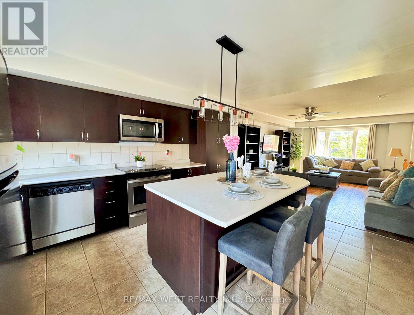 136 - 60 Fairwood Circle, Brampton, Ontario  L6R 0Y6 - Photo 10 - W13878534