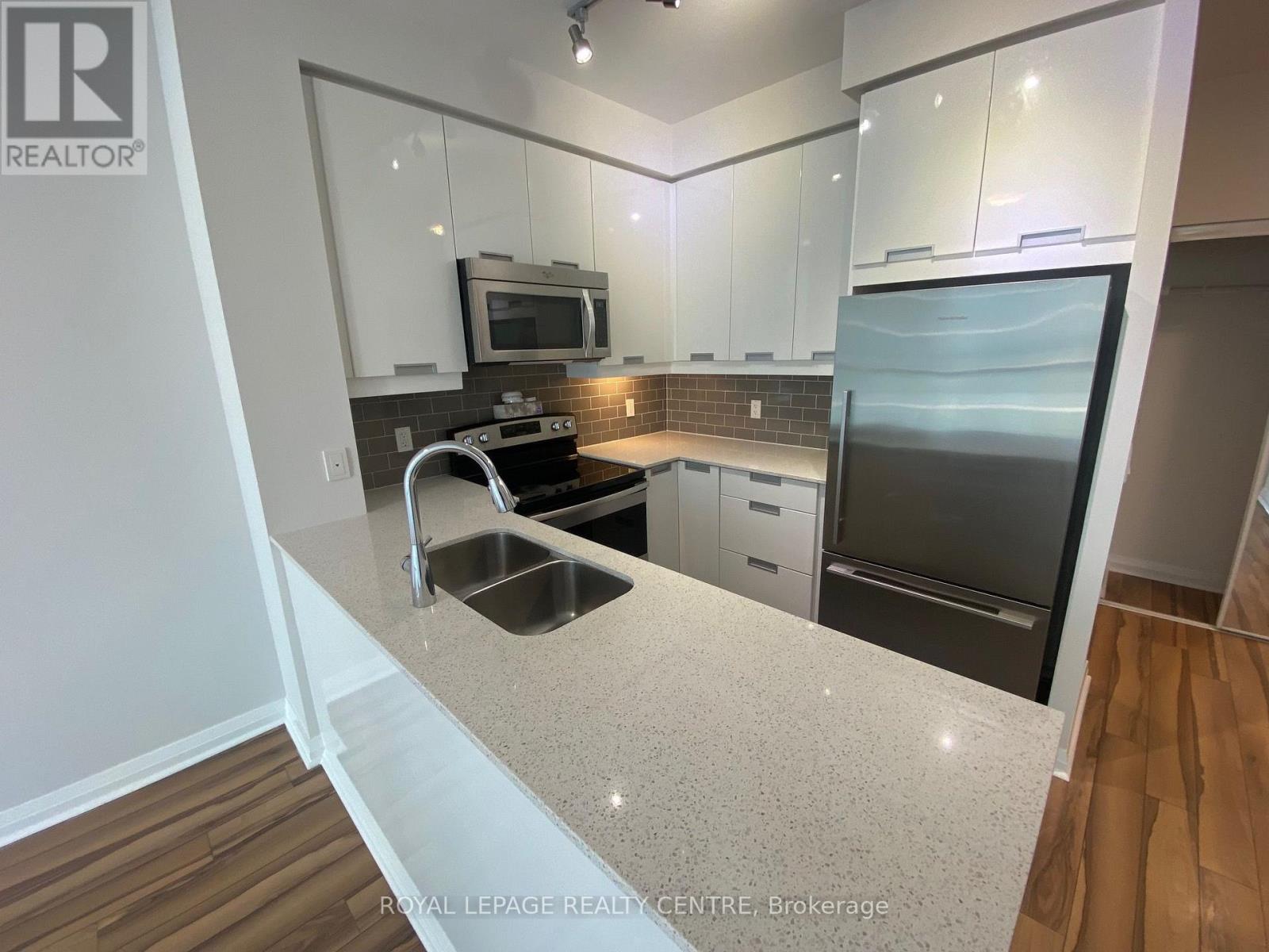 2108 - 55 Eglinton Avenue W, Mississauga, Ontario  L5R 0E4 - Photo 3 - W13878538