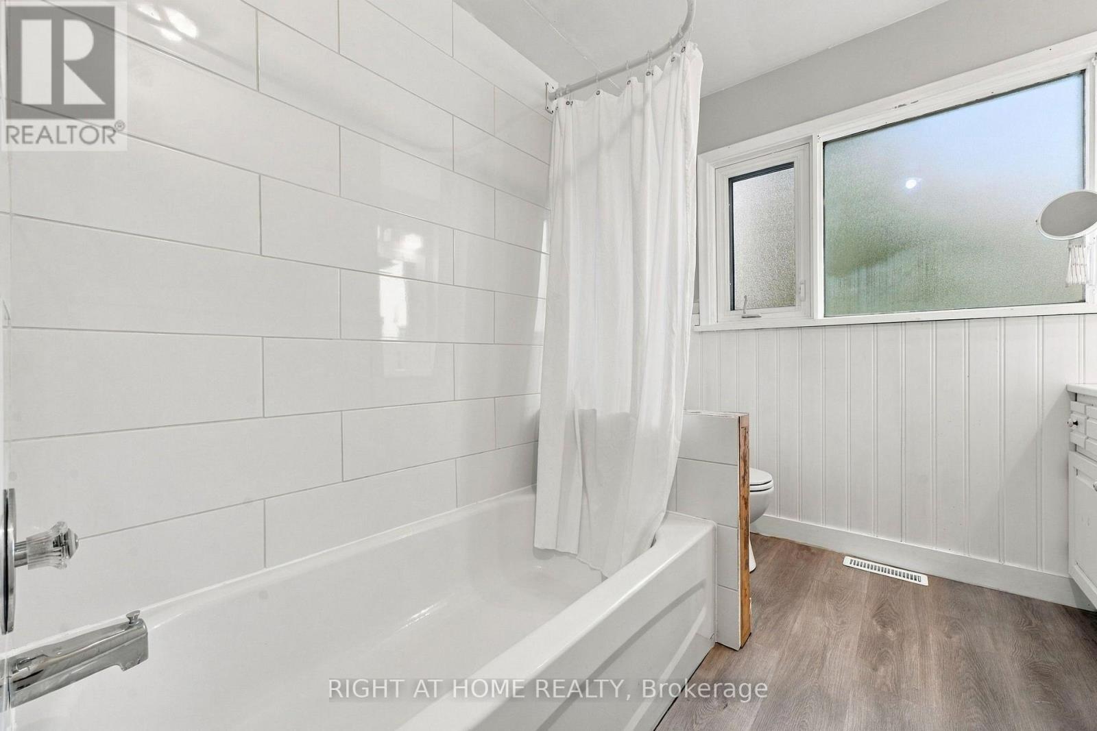 9 Appledale Road, Toronto, Ontario  M9B 5G5 - Photo 22 - W13878544