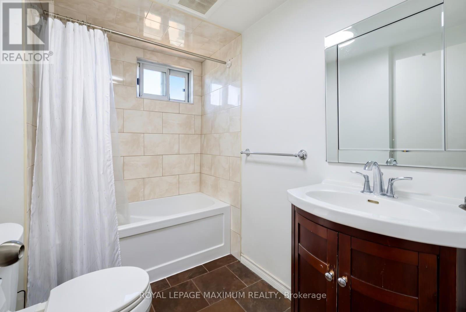 84 Gilley Road, Toronto, Ontario  M3K 1L7 - Photo 13 - W13878578