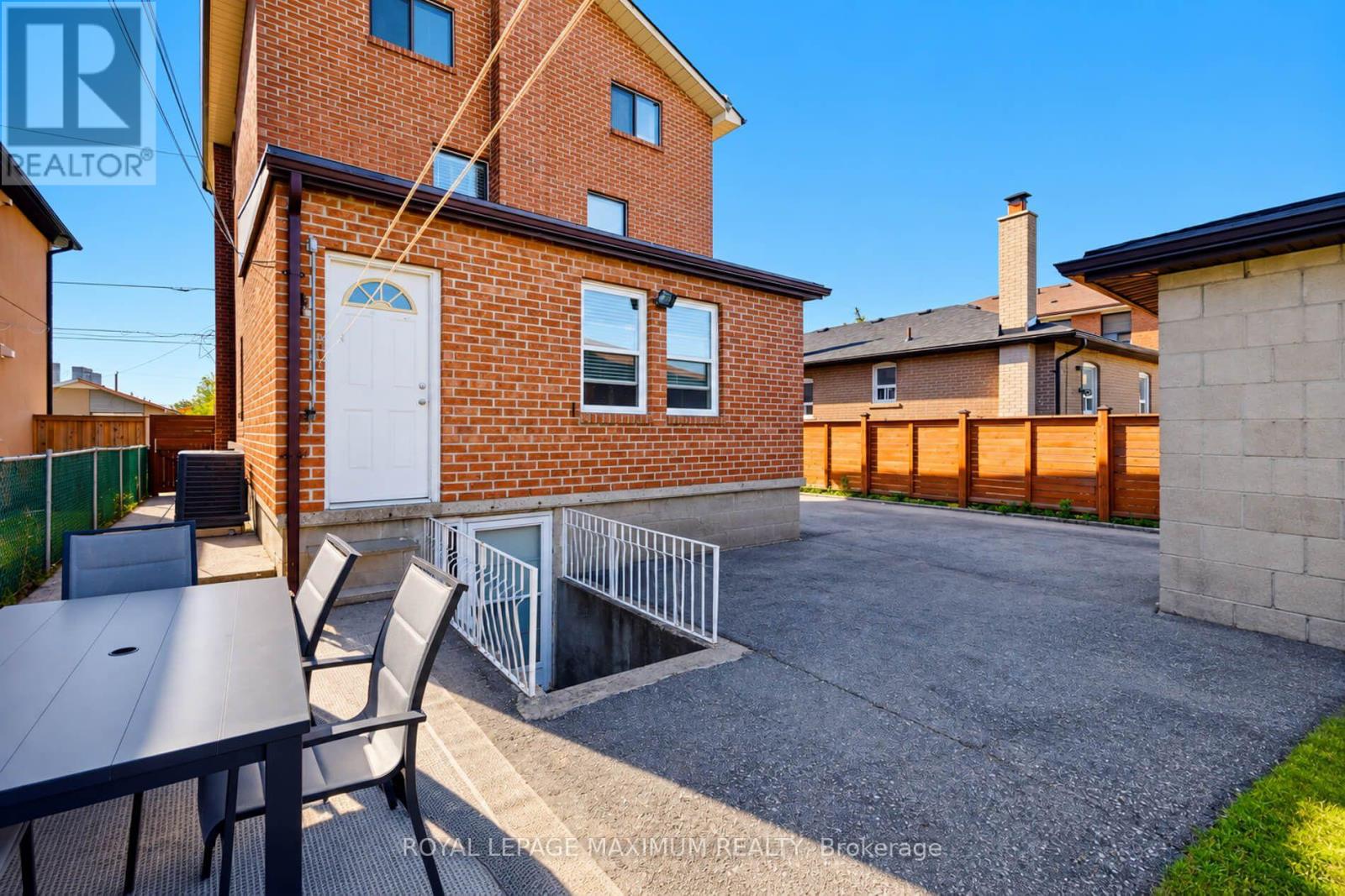 84 Gilley Road, Toronto, Ontario  M3K 1L7 - Photo 27 - W13878578