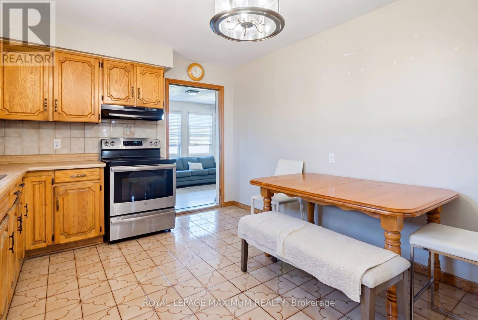 84 Gilley Road, Toronto, Ontario  M3K 1L7 - Photo 8 - W13878578