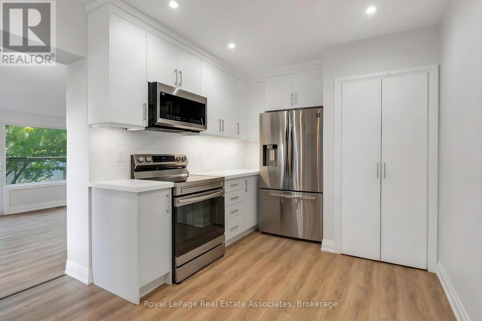 2086 Bridge Road, Oakville, Ontario  L6L 2E9 - Photo 11 - W13878606