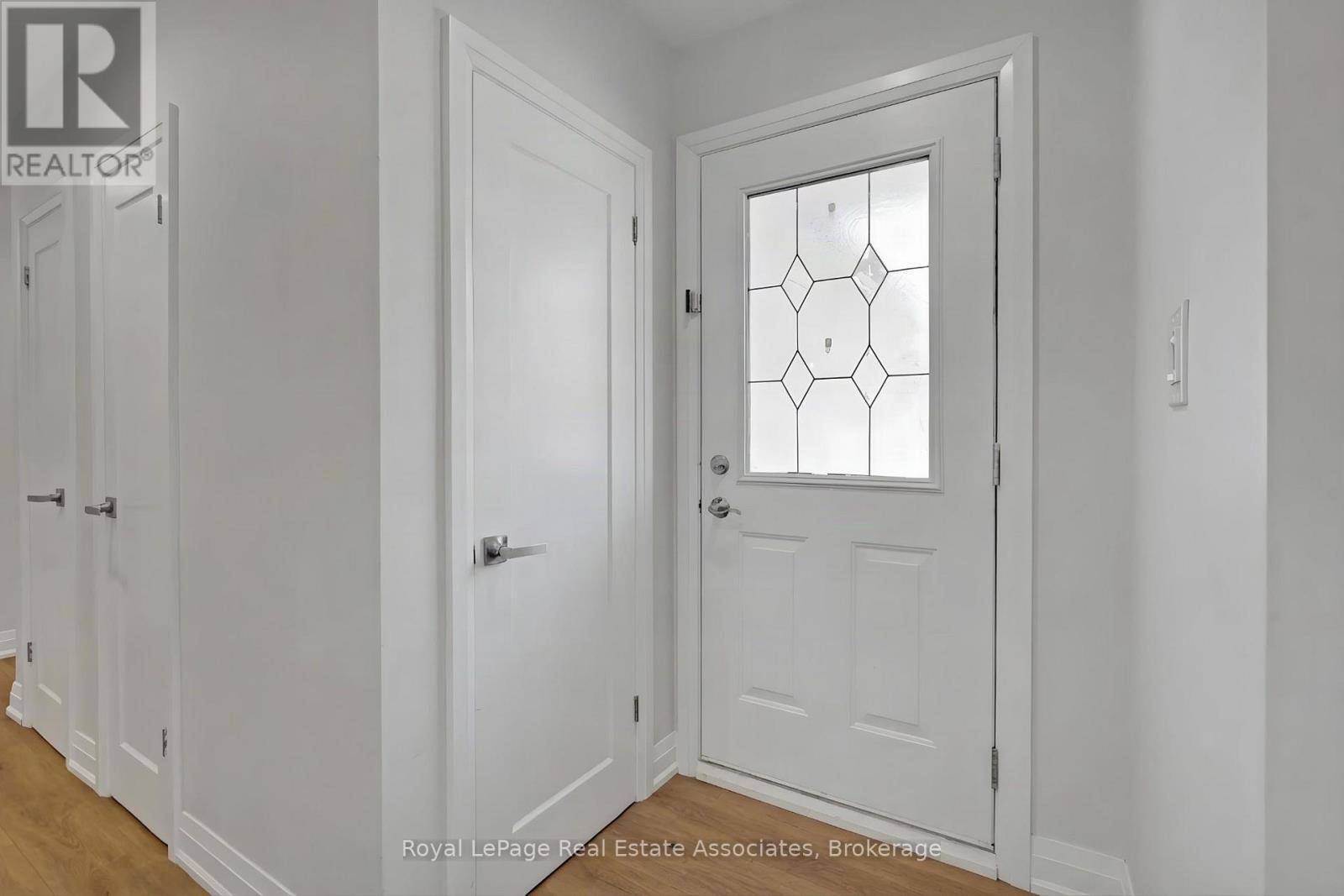 2086 Bridge Road, Oakville, Ontario  L6L 2E9 - Photo 5 - W13878606