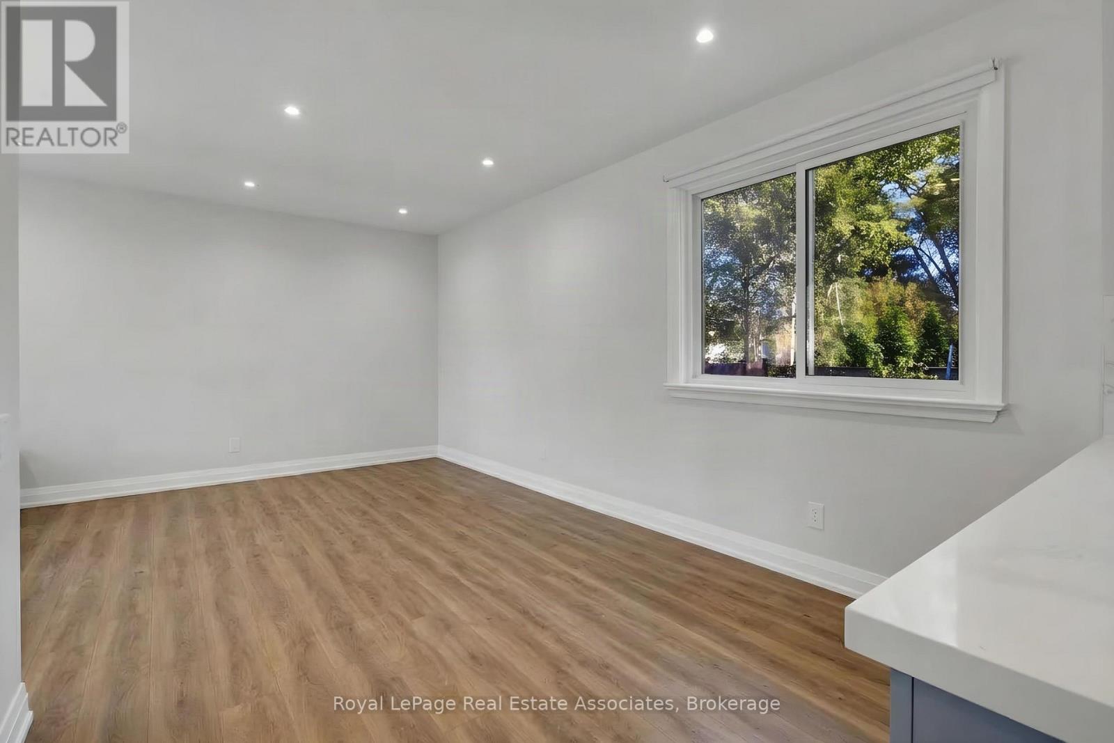 2086 Bridge Road, Oakville, Ontario  L6L 2E9 - Photo 9 - W13878606