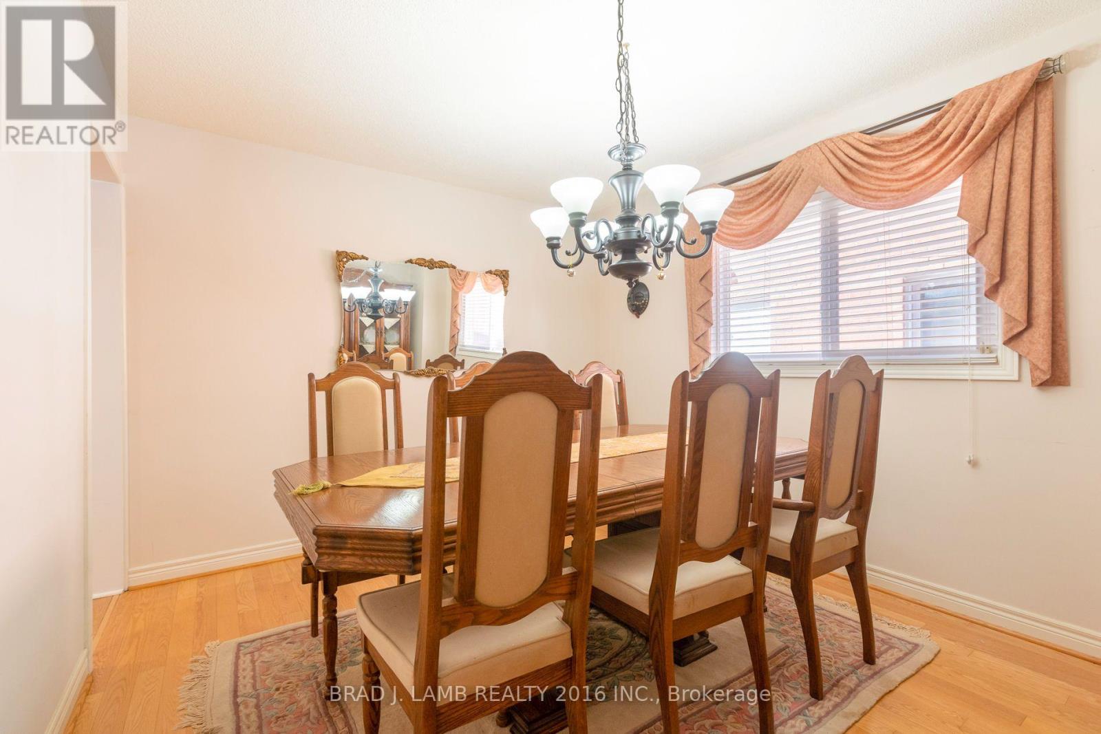 8 Burnley Place, Brampton, Ontario  L6Z 2V1 - Photo 17 - W13878666