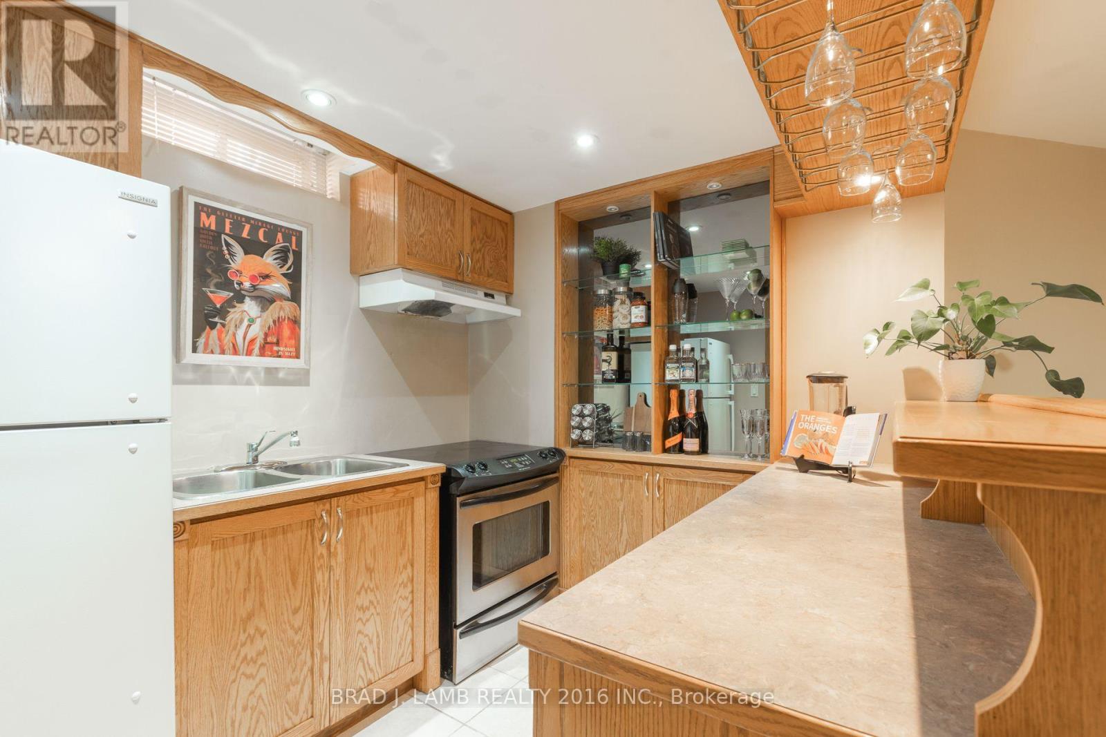 8 Burnley Place, Brampton, Ontario  L6Z 2V1 - Photo 28 - W13878666