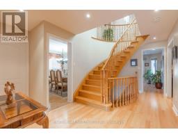 8 BURNLEY PLACE, Brampton, Ontario