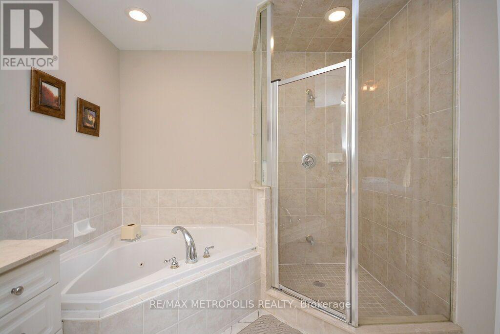 2612 - 25 Kingsbridge Garden Circle, Mississauga, Ontario  L5R 4B1 - Photo 18 - W13878670