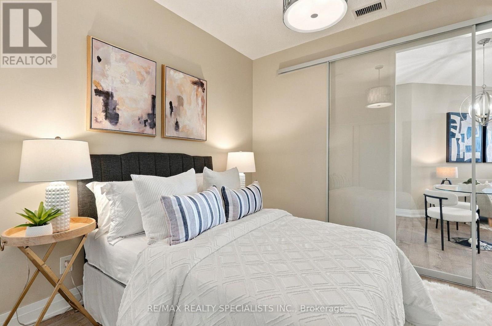 313 - 65 Speers Road, Oakville, Ontario  L6K 0J1 - Photo 17 - W13878714