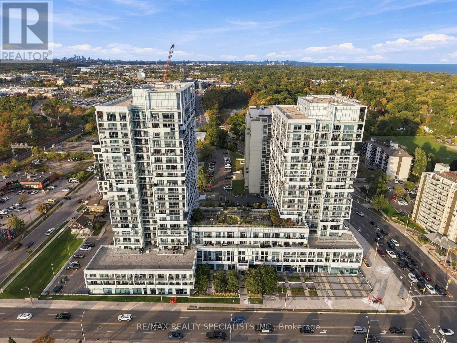 313 - 65 Speers Road, Oakville, Ontario  L6K 0J1 - Photo 2 - W13878714