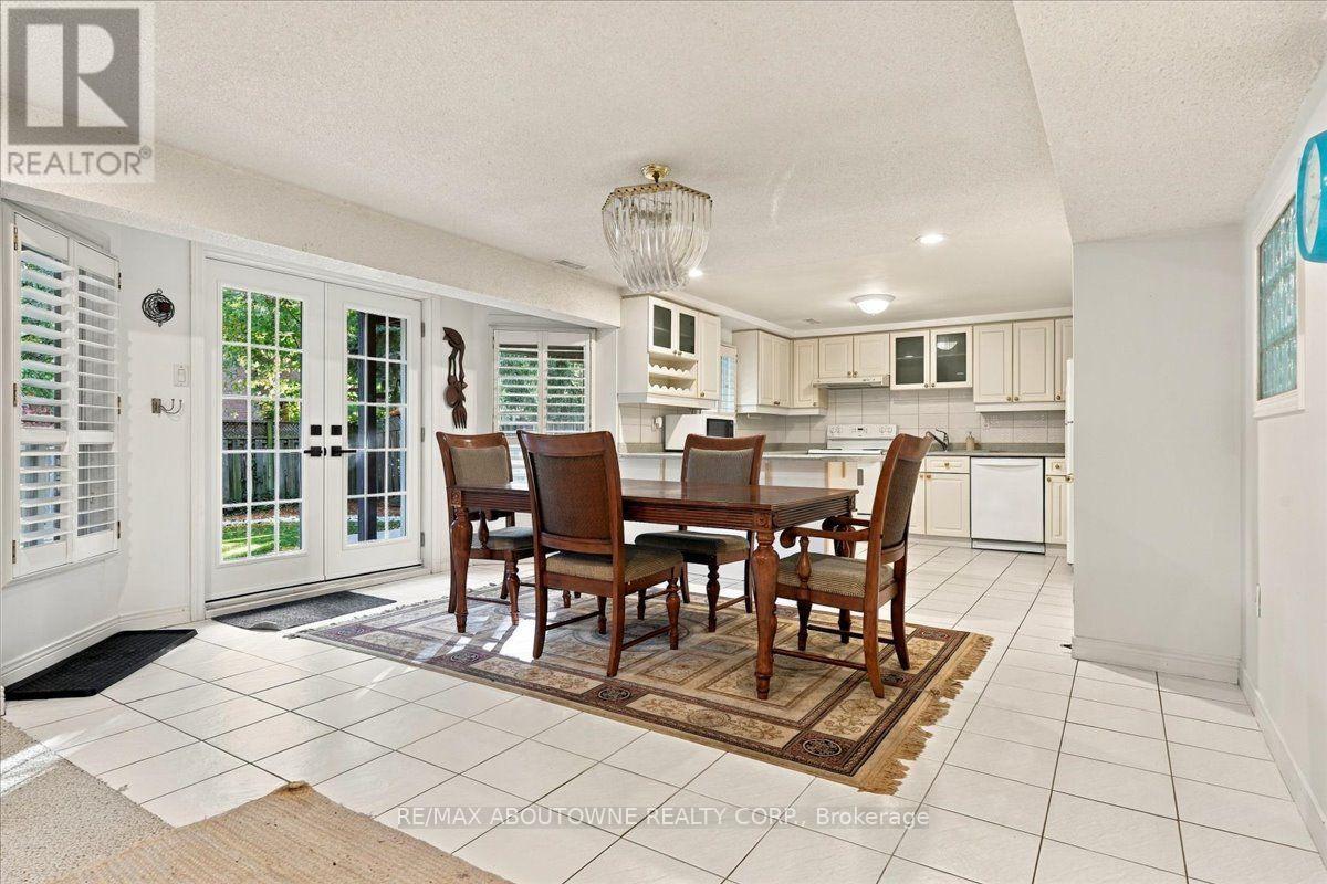 LOWER - 1374 HERITAGE WAY, Oakville, Ontario