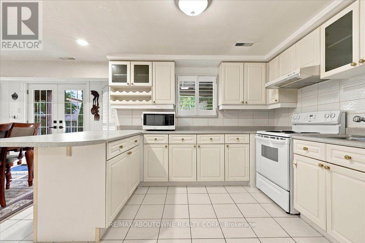 Lower - 1374 Heritage Way, Oakville, Ontario  L6M 3C9 - Photo 14 - W13878720