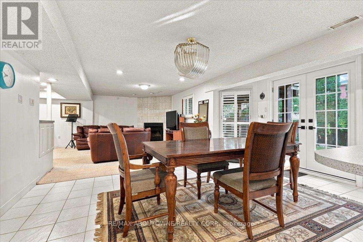 Lower - 1374 Heritage Way, Oakville, Ontario  L6M 3C9 - Photo 2 - W13878720