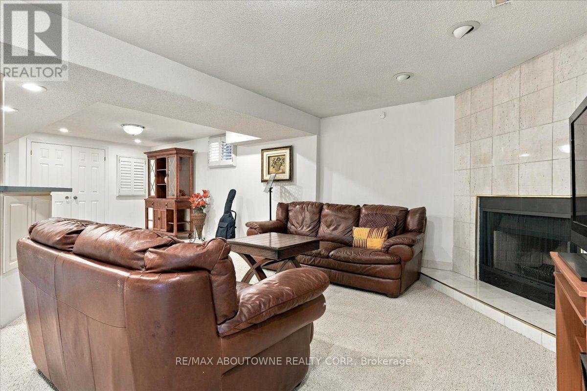Lower - 1374 Heritage Way, Oakville, Ontario  L6M 3C9 - Photo 4 - W13878720