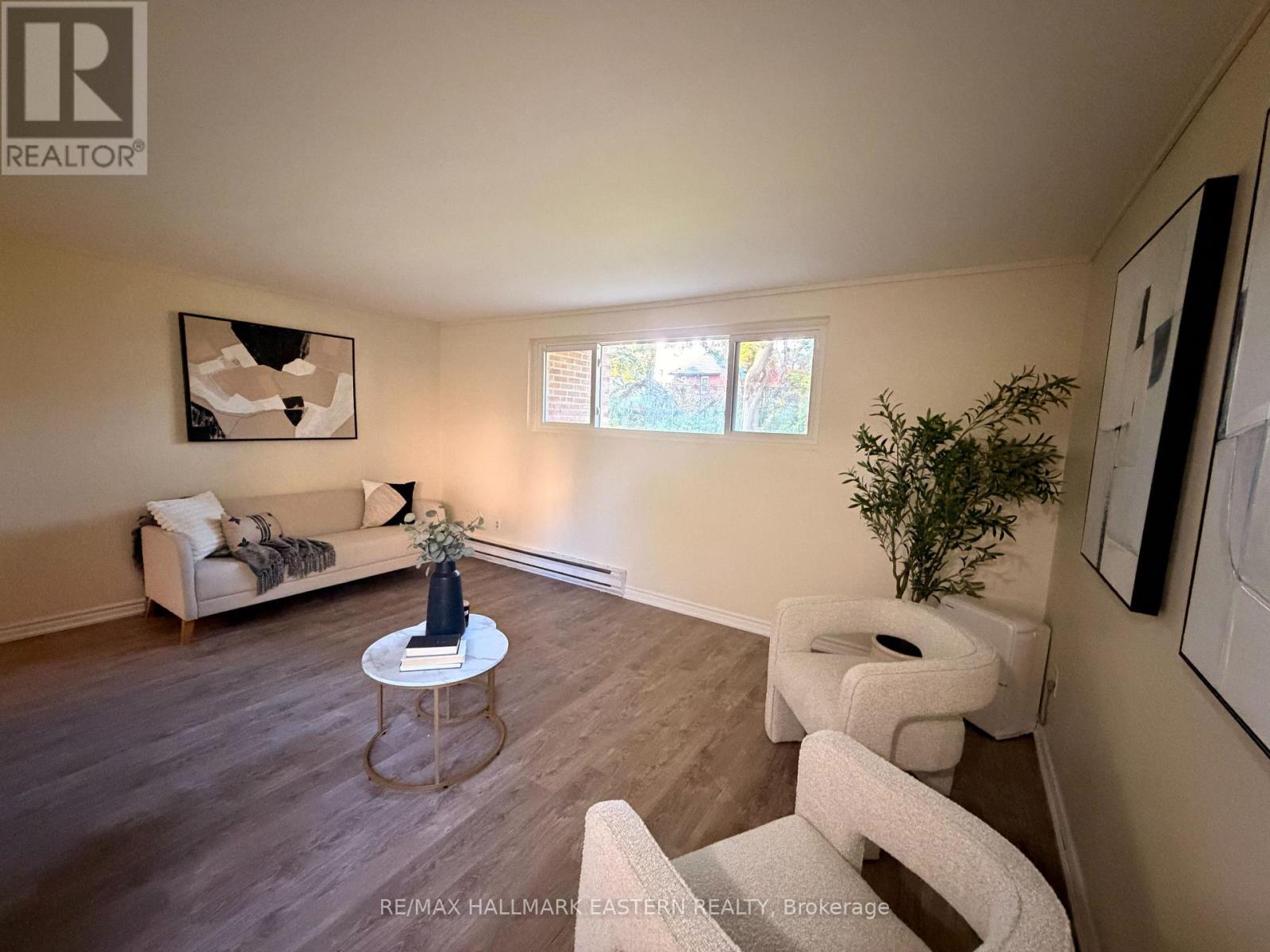 102 - 106 Lansdowne Street, Peterborough, Ontario  K9J 1Y1 - Photo 2 - X13790986